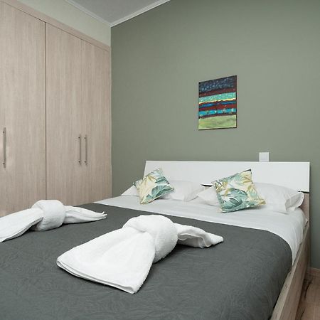 Mtc-Sfs Apartment By The Sea And Airport Pórto Ráfti Exterior foto